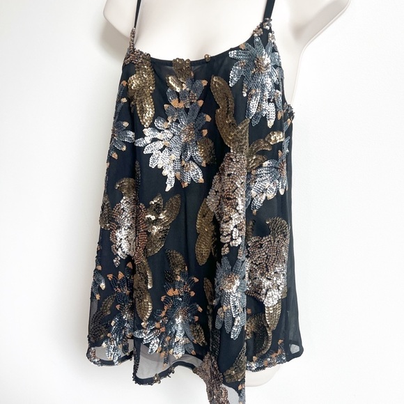 🆕 BB Dakota Felicity sequin scoop neck pullover lightweight tank top bla… - Picture 3 of 7